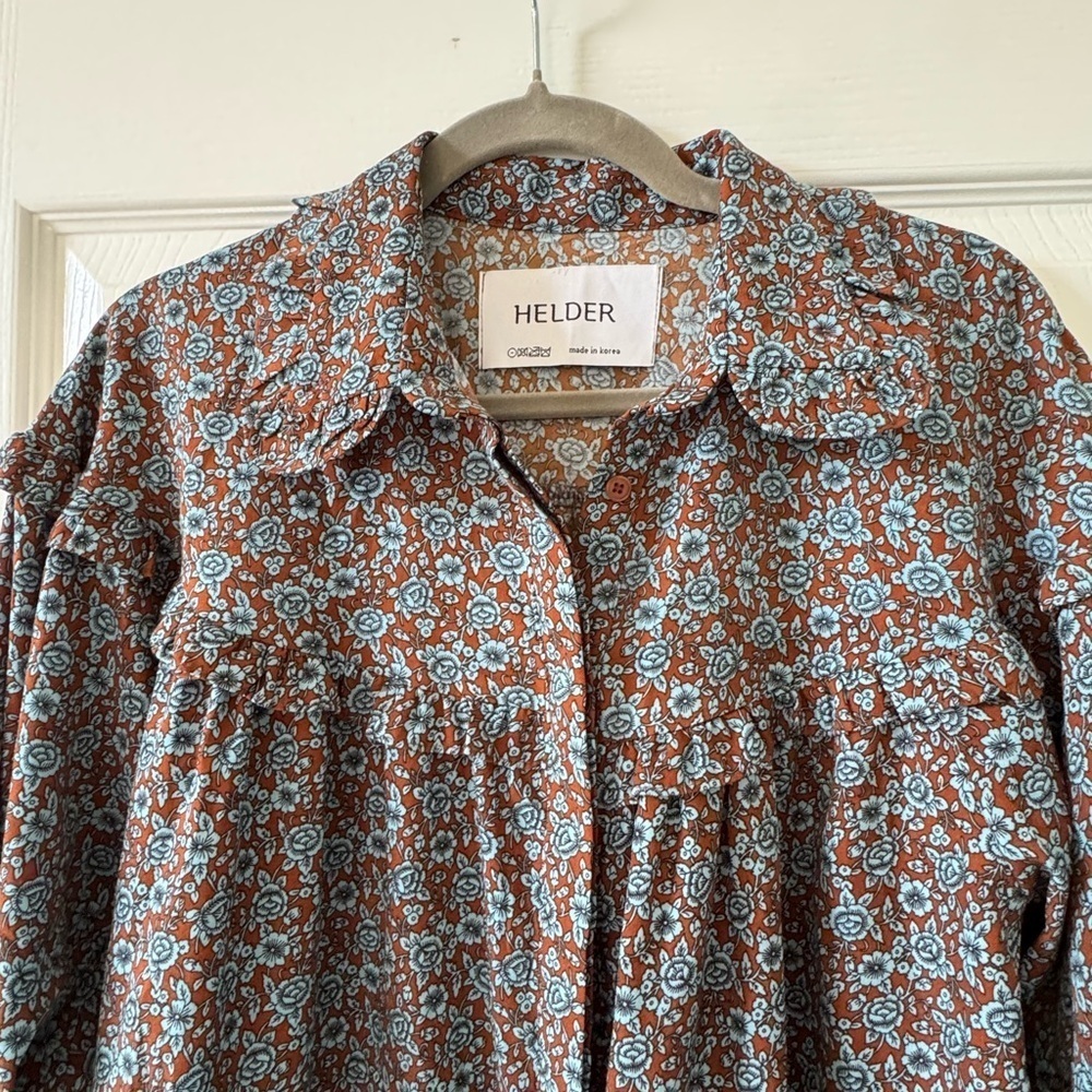 Helder Korean Couture Button Down Floral Blouse - Picture 3 of 16